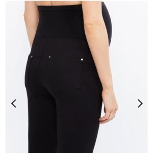 A Pea in the Pod Ponte Skinny maternity pants Medium
